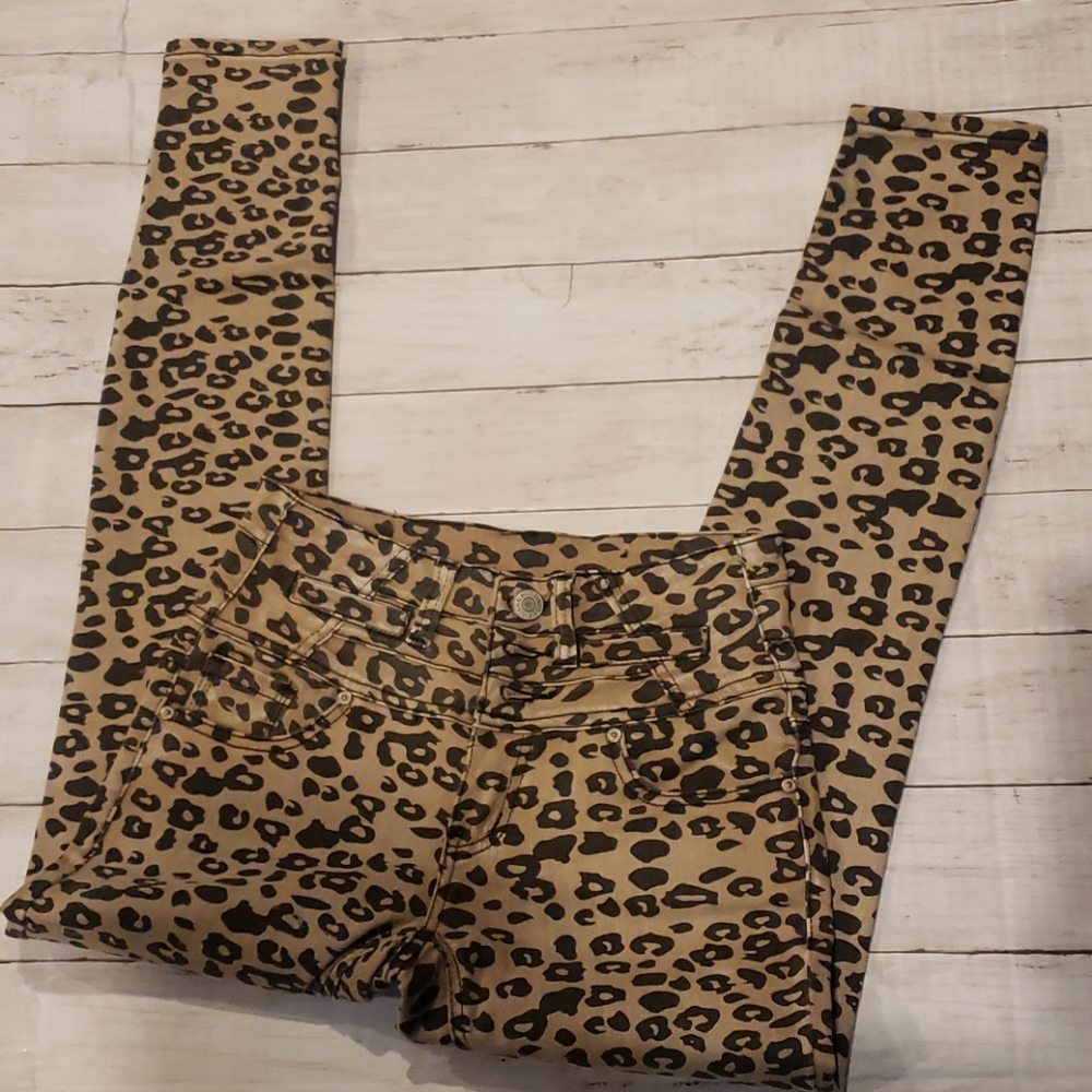 Almost famous jeans animal print size 5